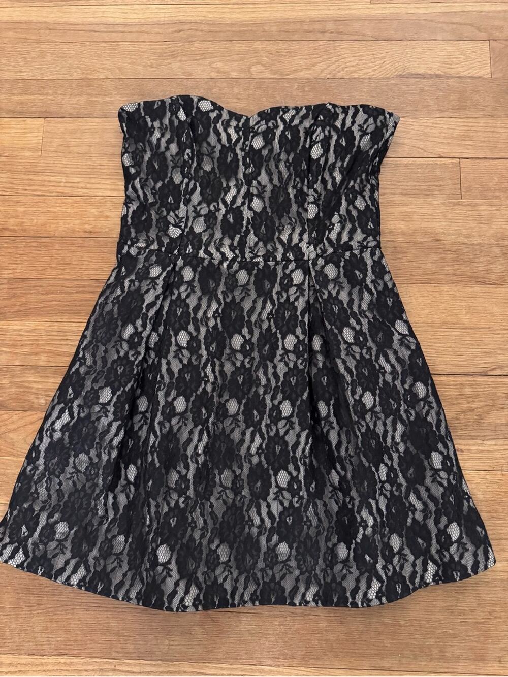 Blanco Women's Black Lace Strapless Mini Sheath Dress - Size M
b10